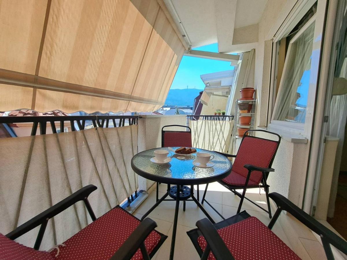 Bright Top Floor Apartment With Free Parking Scopia Exterior foto
